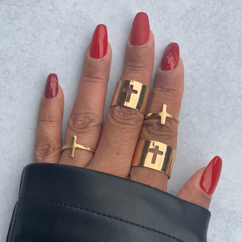 Dios mío Gold Sideways Cross Ring