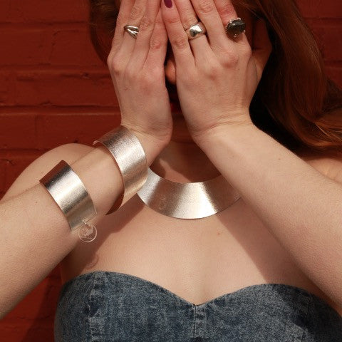 Pretty ChiK Silver Choker w/bracelet